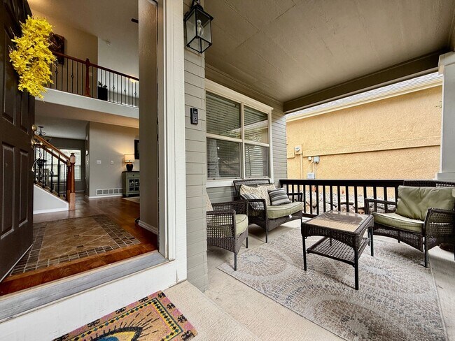 Building Photo - Stunning 4-Bedroom Home with Loft and Fini...