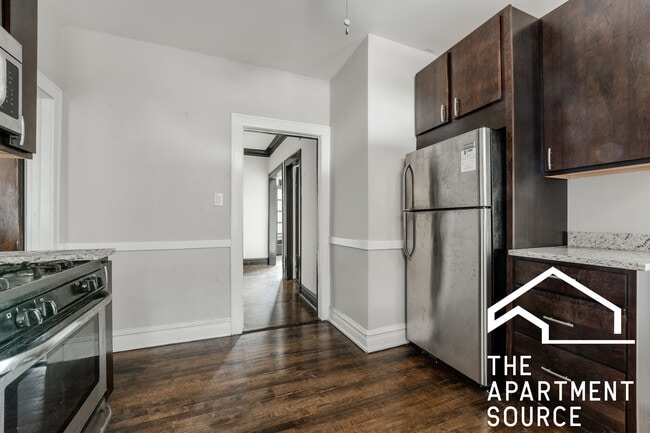 Foto del edificio - 3827 N Drake Ave