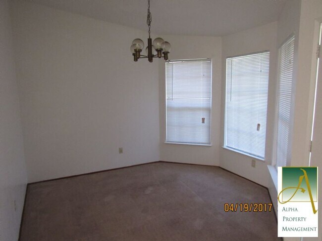 Building Photo - 9 Icarus Ct