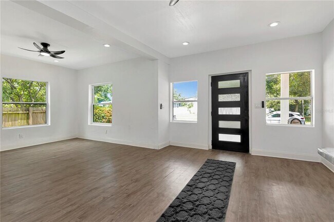 Foto del edificio - 2714 36th Ave N