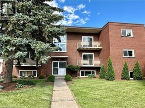 Building Photo - 286 Vine St