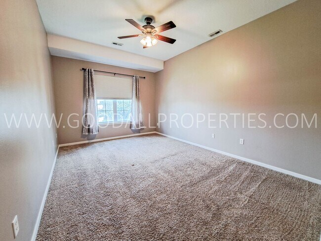 Foto del edificio - 2 Bedrooms 2 Bathroom Condo on Grand
