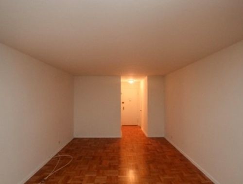 Primary Photo - 165 E 35th St