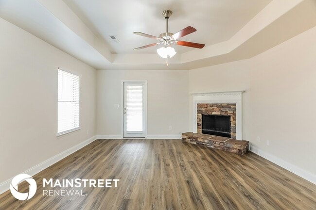 Building Photo - 1055 Clover Ave