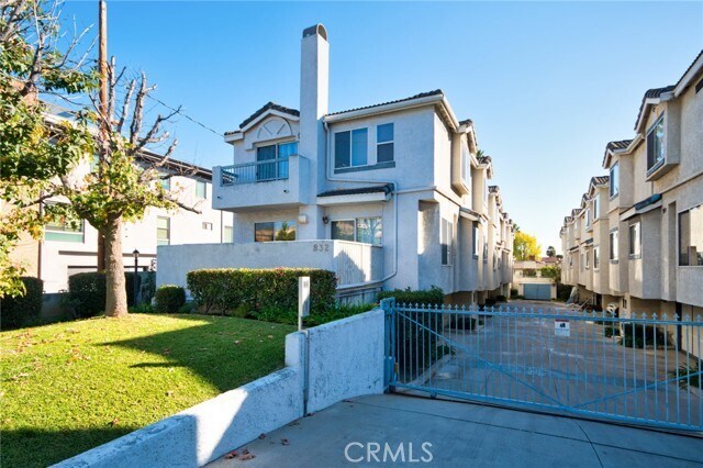Foto del edificio - 832 W Naomi Ave