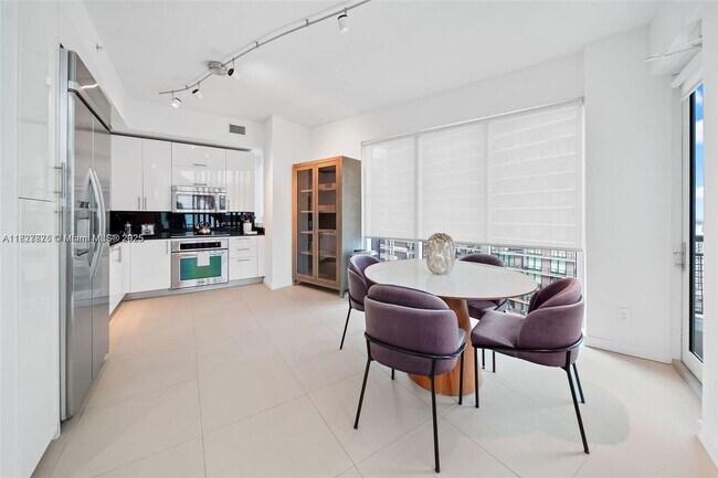 Foto del edificio - 60 SW 13th St