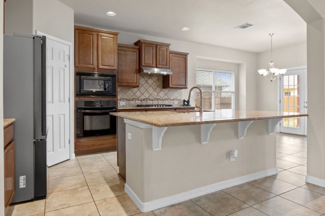 Building Photo - 13713 Glen Mark Dr