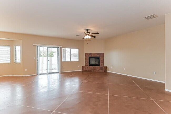 Foto del edificio - 7450 W Balcony Bay Dr