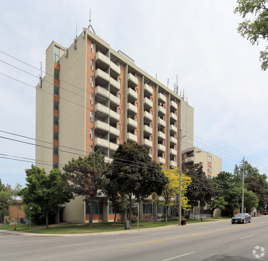 Building Photo - BYNG Towers