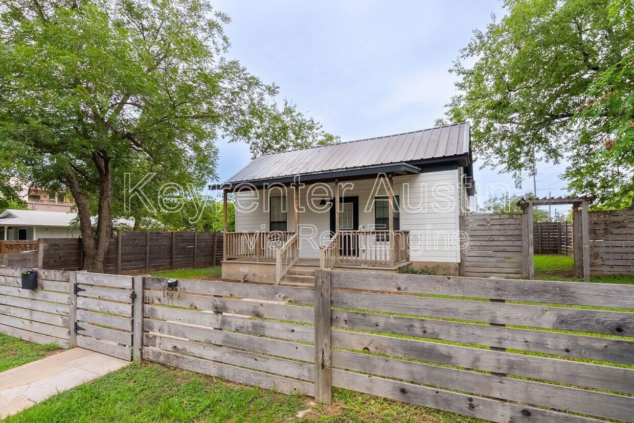 Foto principal - 1801 E 13th St