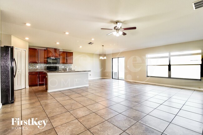 Foto del edificio - 14144 Covert Green Pl