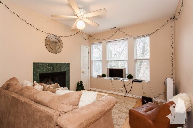 Foto del edificio - 567 W Arlington Pl
