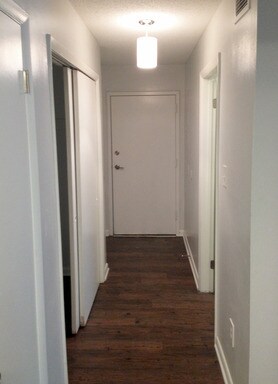 Foto del edificio - 339 Oak Run Dr