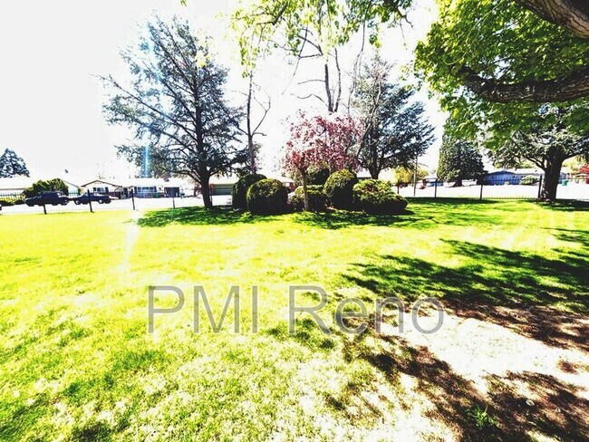 Building Photo - 1555 Foster Dr