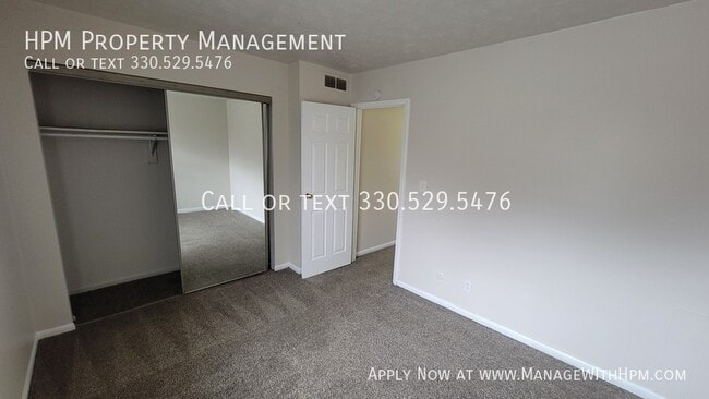 Foto del edificio - CALL 330-529-5476 TO SCHEDULE A SHOWING! -...