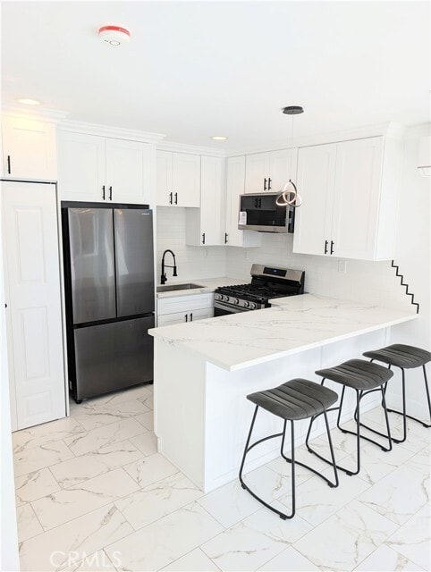 Building Photo - 737 Davis Ave