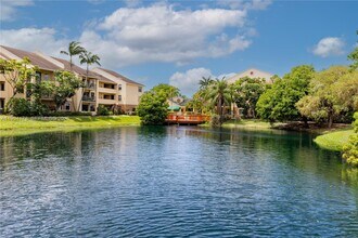 Building Photo - 9999 Summerbreeze Dr