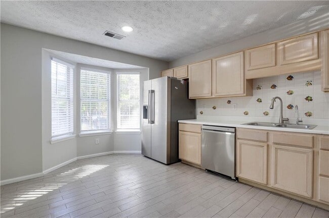 Foto del edificio - 3727 Regency Park Dr