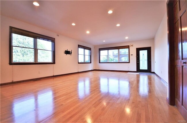 Foto del edificio - 73 Edgewood Ave