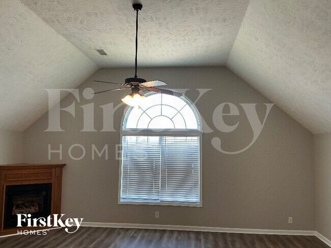 Foto del edificio - 3136 Hawthorn Dr