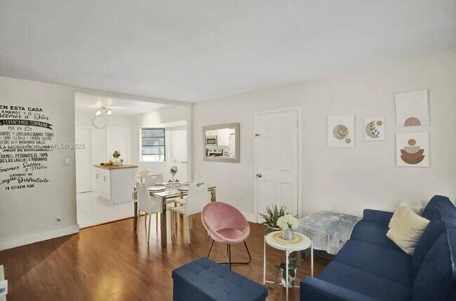Foto del edificio - 2552 Wiley St