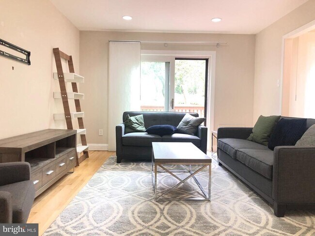 Foto del edificio - 5 Algonquin Ct