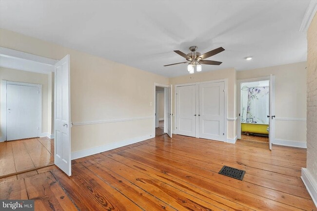 Building Photo - 320 S Cameron St
