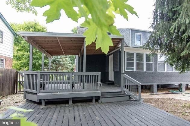 Foto del edificio - 14100 Rectory Ln