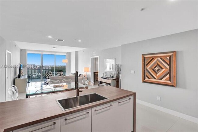 Foto del edificio - 400 Sunny Isles Blvd