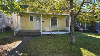 Building Photo - 823 W Carlisle Ave