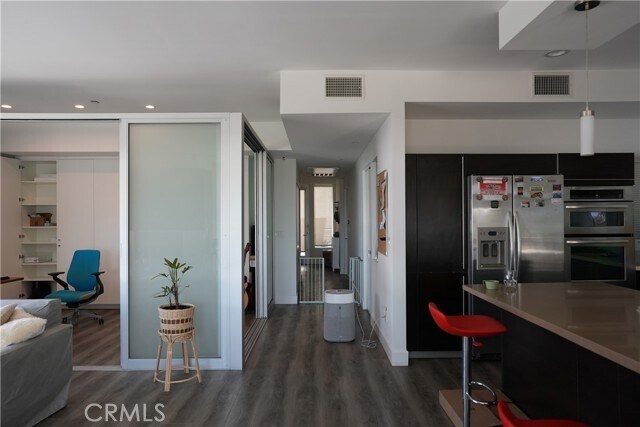 Foto del edificio - 1250 N Harper Ave