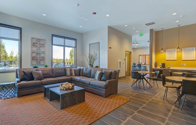 Building Photo - Redmond Ridge