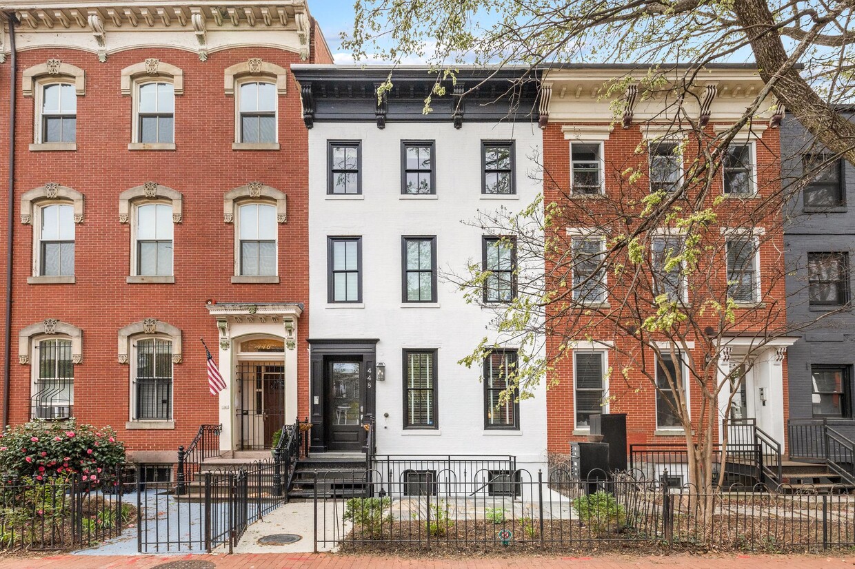Primary Photo - 448 M St NW