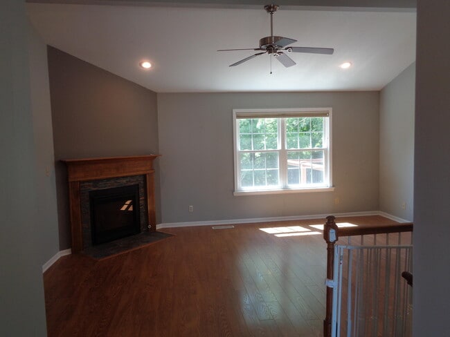 Building Photo - 3801 Blue Cedar Ln