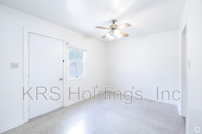 Building Photo - 342 Pelican St