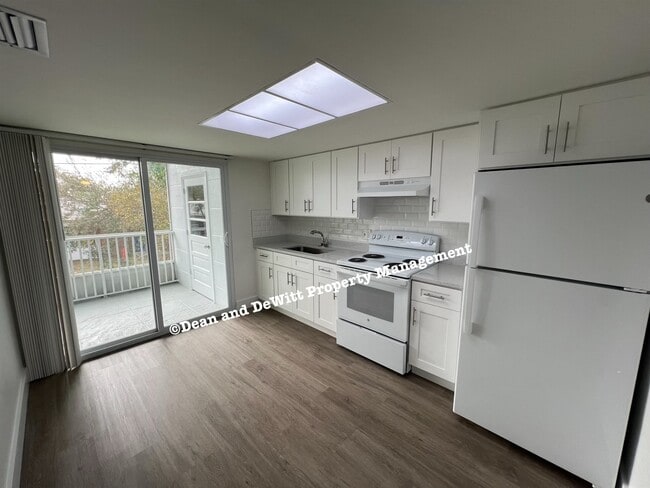 Building Photo - 2 Bed/1 Bath - Unit 6