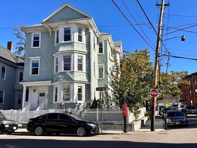 Building Photo - 34 Egleston St