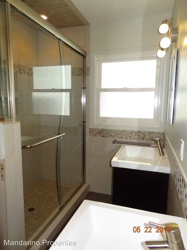 Building Photo - 1035 Orilla del Mar