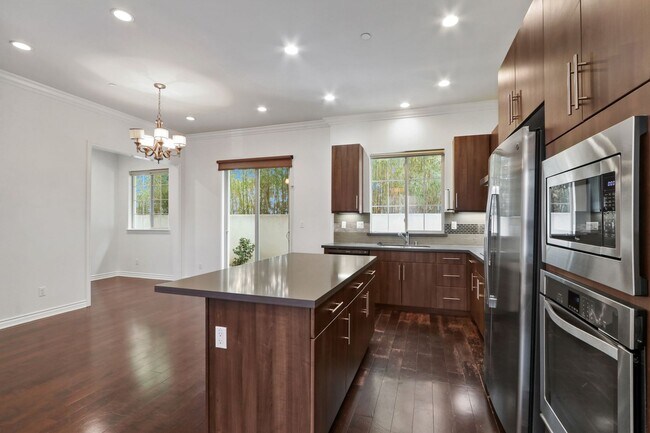 Foto del edificio - 908 N Santa Anita Ave