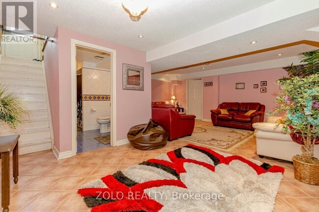 Building Photo - 1474 Rosemanor Dr