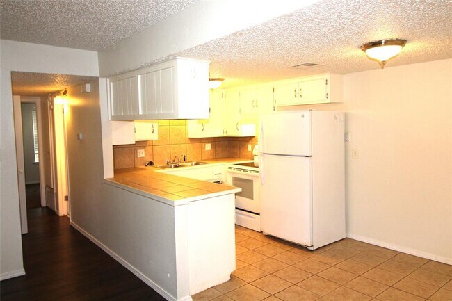 Foto del edificio - 999 N 5th St