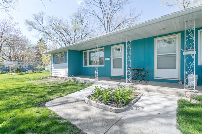 Foto del edificio - 4807 Camden Rd