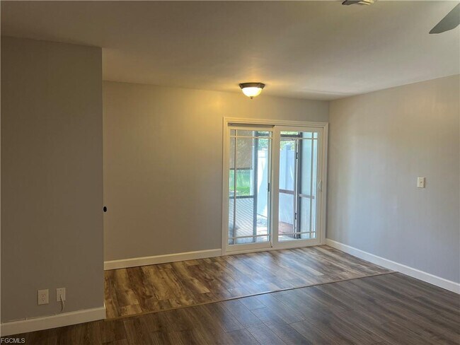 Building Photo - 26636 Southern Pines Dr