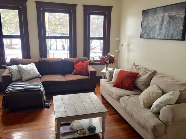 Foto del edificio - 183 College Ave