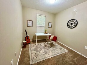 Building Photo - 13600 Breton Ridge St