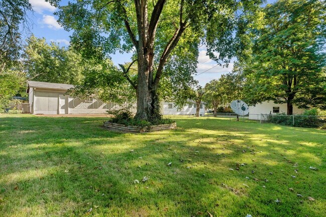 Foto del edificio - 1404 Farmview Ave