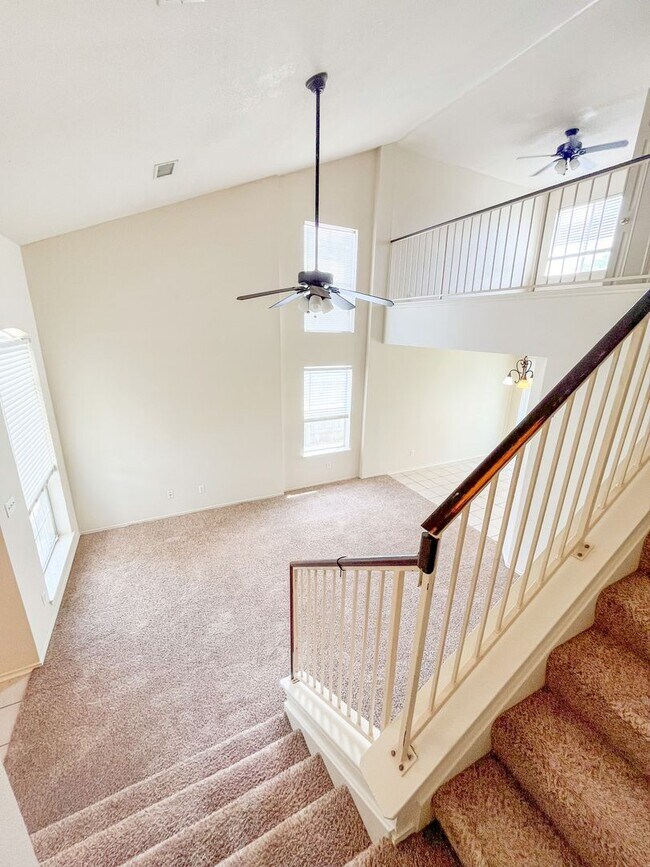 Building Photo - Available NOW!!!! Lovely 2-story, 3 bedroo...