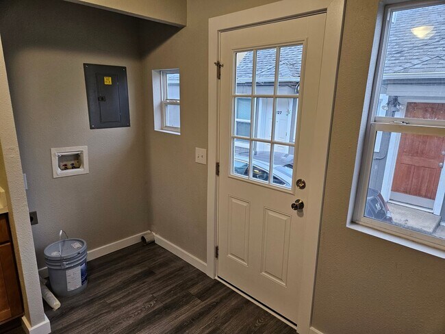 Foto del edificio - 4th St Duplex