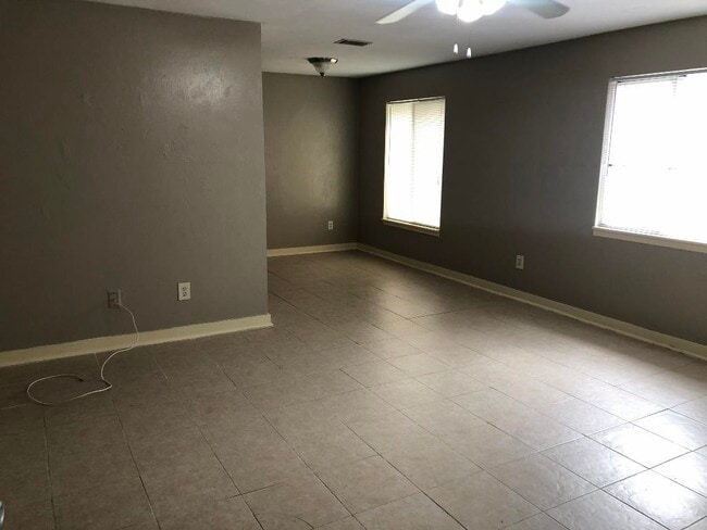Building Photo - 617 Chicopee Ct
