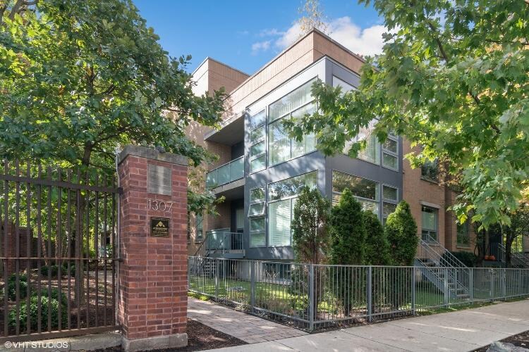 Foto principal - 1307 W Wrightwood Ave